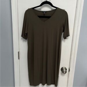 Eileen Fisher olive Green T-shirt Dress Petite Vneck Size
PM Medium